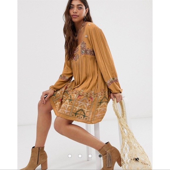 Free People Dresses & Skirts - Free People Rhiannon embroidered Long Sleeve Open Back mini dress